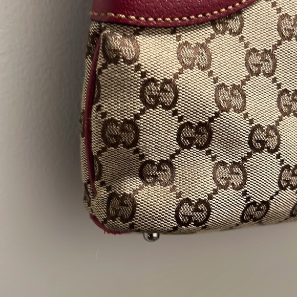 Gucci Purse with Deep red leather trim - Picture 2 of 12